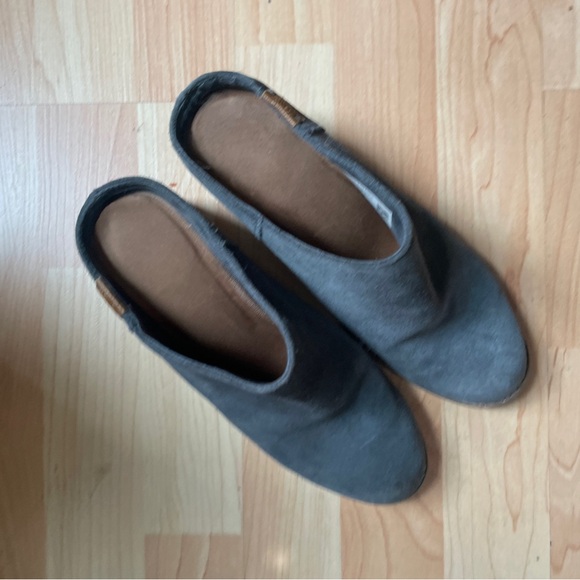 Mules by Toms - Picture 4 of 11